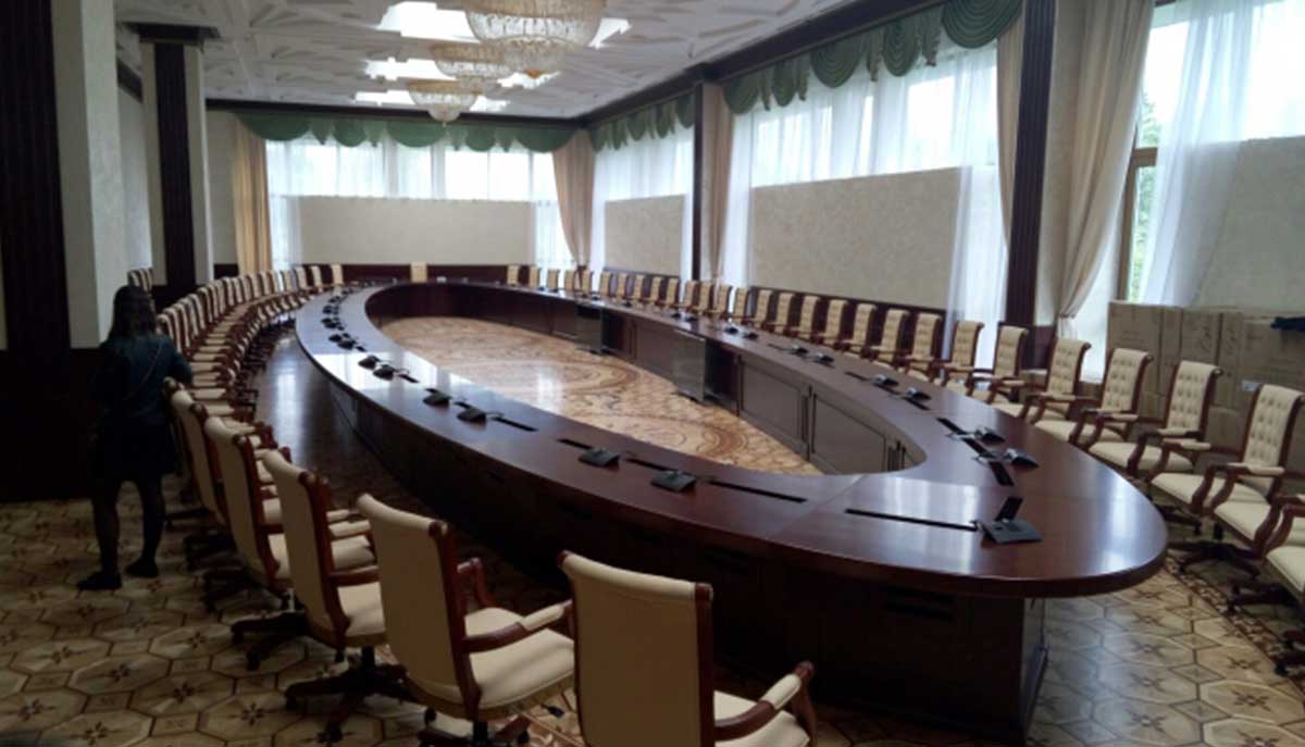 russian-conference-table-4